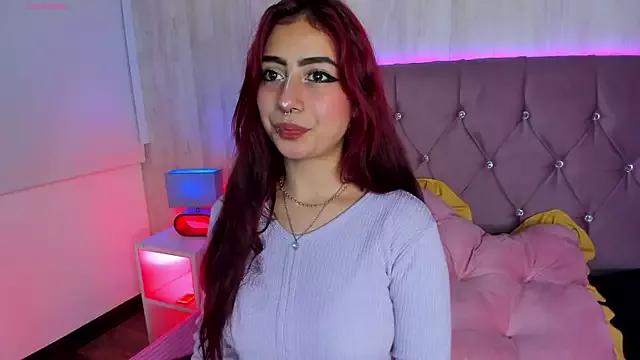 sarah-lark- from StripChat is Freechat