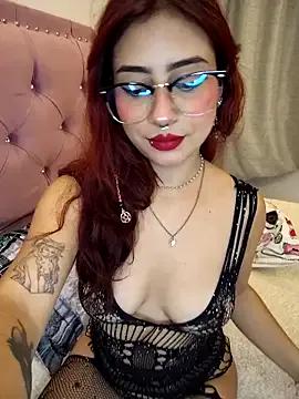 Sarah_Lark- from StripChat