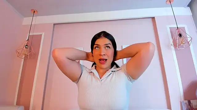 Sarah_Reidd from StripChat is Freechat