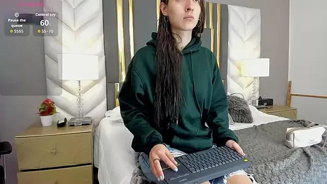 SaraJonness from StripChat