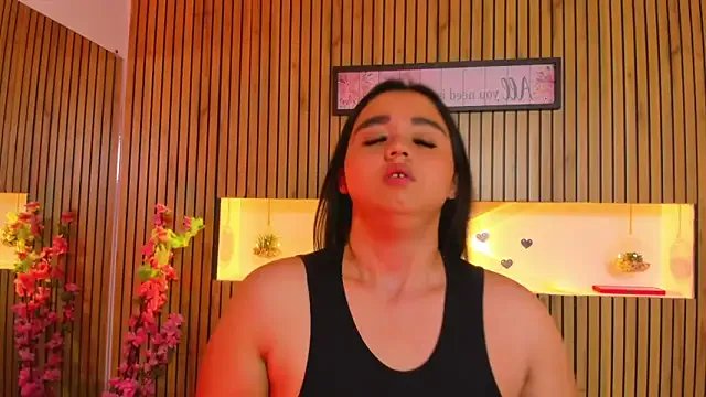 Freechat SaraLondon13 on StripChat