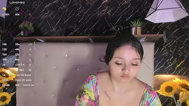 Freechat SaraLondon13 on StripChat