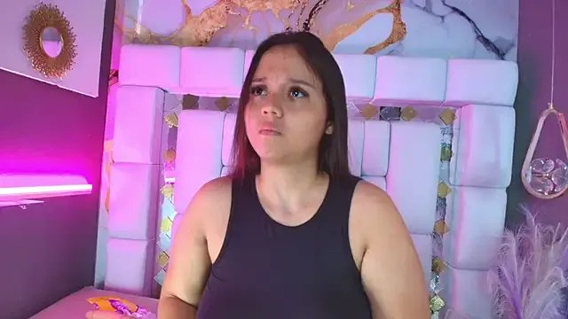 Freechat SaraLondon13 on StripChat