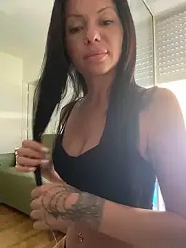 SaraModel from StripChat is Freechat