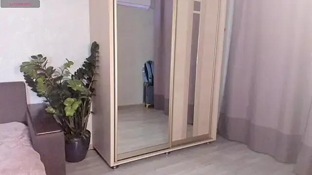 SaraShine_ from StripChat