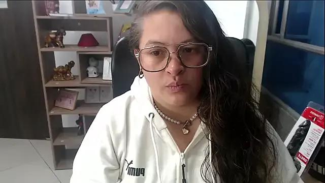 SaraThomso from StripChat is Freechat