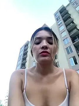 Try girls webcam shows. Sweet cute Free Performers.