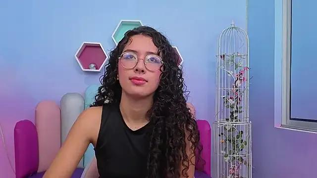 Sasha-Monroe from StripChat is Freechat