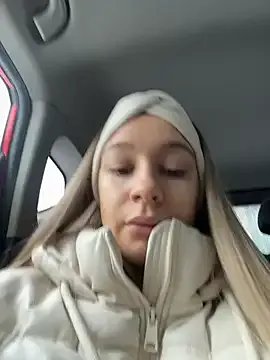 SashaCatt from StripChat is Freechat