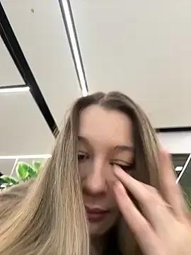 SashaCatt from StripChat is Freechat