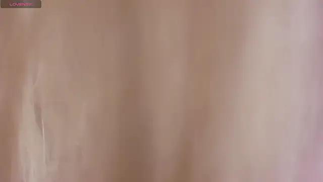 sashaloveyou from StripChat is Freechat