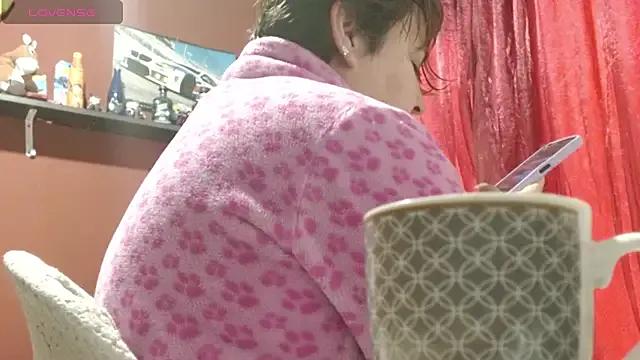 Sasharosee2 from StripChat is Freechat