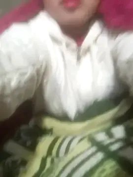 Savi-cute from StripChat is Freechat