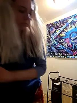 ScarletCallings_420 from StripChat is Freechat