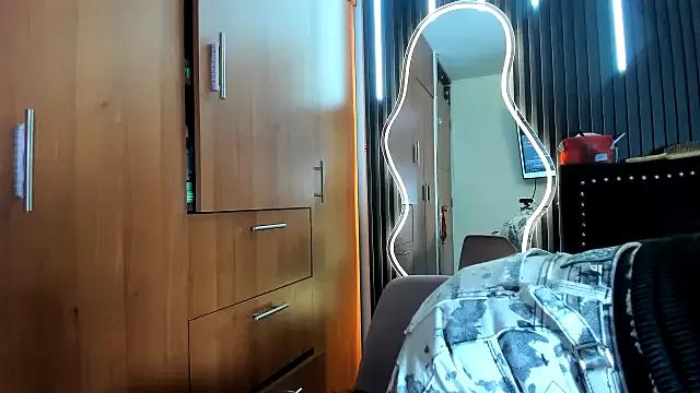 scarletr_red from StripChat is Freechat