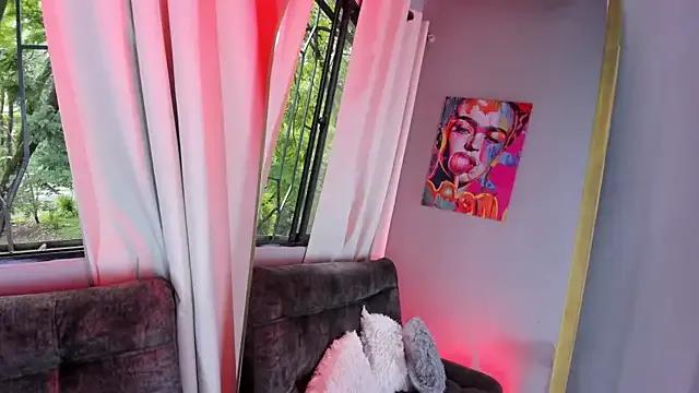 Scarlett__Hill from StripChat is Freechat