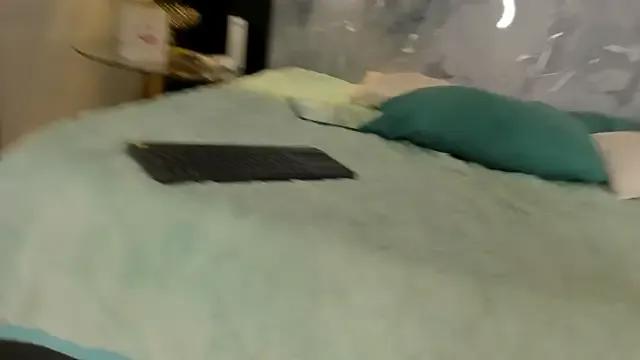 Scarlett_doll1 from StripChat is Freechat