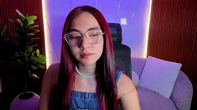 Freechat scarlettvg on StripChat