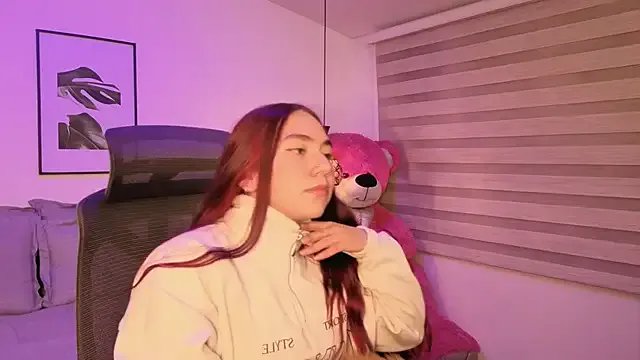 Freechat scarlettvg on StripChat