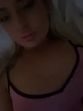 Seductive-SkyeXXX from StripChat is Freechat