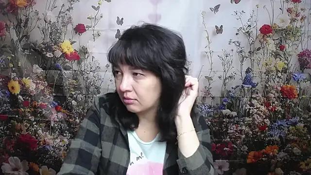 SelenaFly from StripChat is Freechat