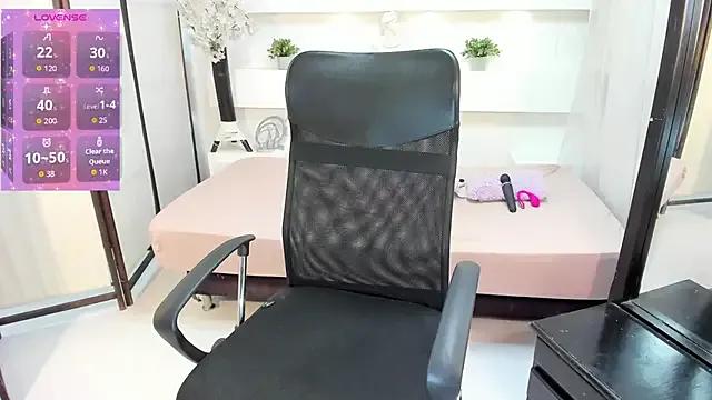 Selenafoxxx6 from StripChat is Freechat