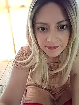 sexy-dann8 from StripChat is Freechat