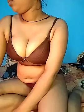 Sexy_dolls from StripChat is Freechat