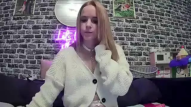 Try girls webcam shows. Sweet cute Free Performers.