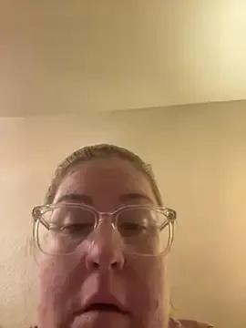 sexymommy1988 from StripChat is Freechat