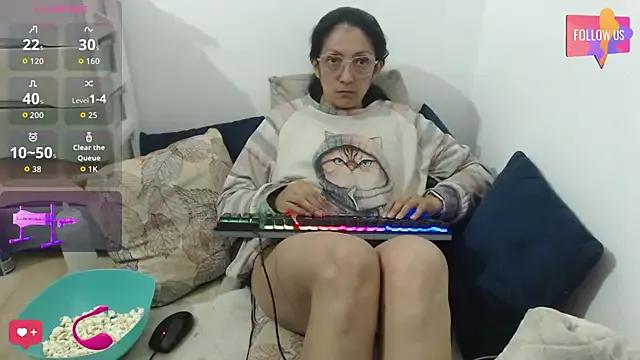 Sexyqueen_mature_ from StripChat is Freechat