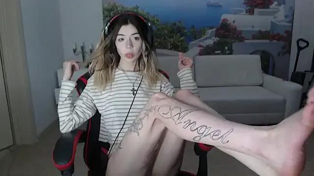 Try girls webcam shows. Sweet cute Free Performers.