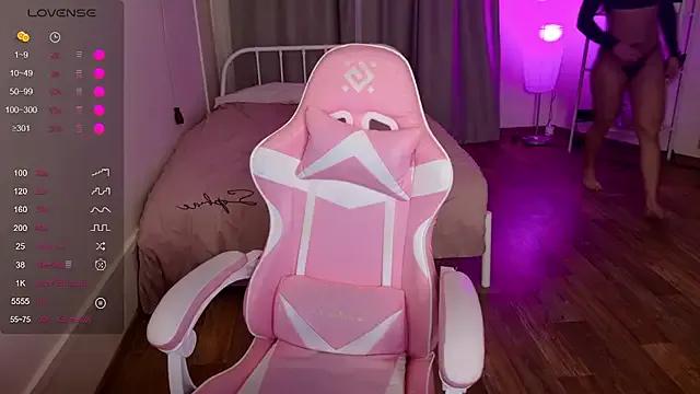 ShayLisse from StripChat is Freechat