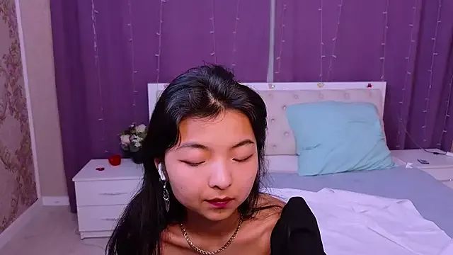 Shy_Kira from StripChat is Freechat