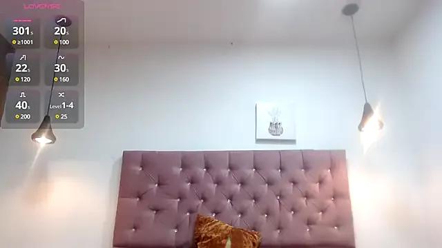 sienna_glow from StripChat is Freechat