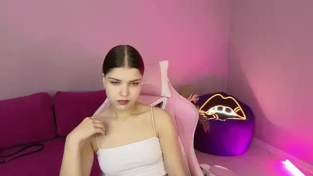 Sierra_Maddison from StripChat is Freechat