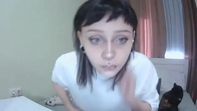 SineKiraReal from StripChat is Freechat