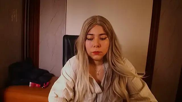 SkarlettLaw from StripChat is Freechat