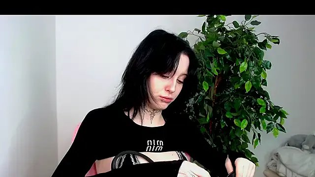 Sn0w__queen from StripChat is Freechat