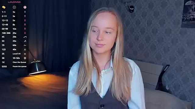 SoonMoor from StripChat is Freechat