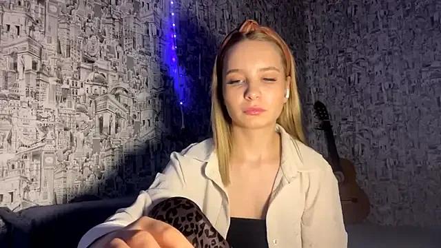 SophieLorein from StripChat is Freechat