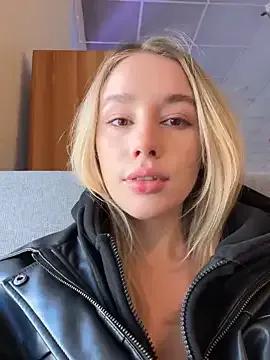 SSSATIVA_model from StripChat is Freechat