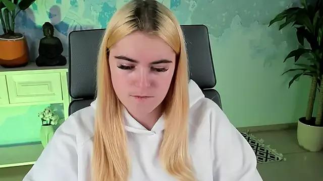 Try girls webcam shows. Sweet cute Free Performers.