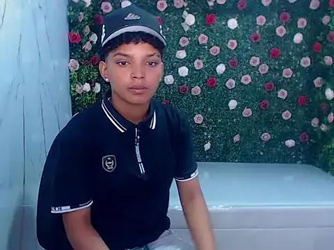 stormi_rouse18 from StripChat is Freechat