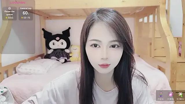 Sue101010 from StripChat