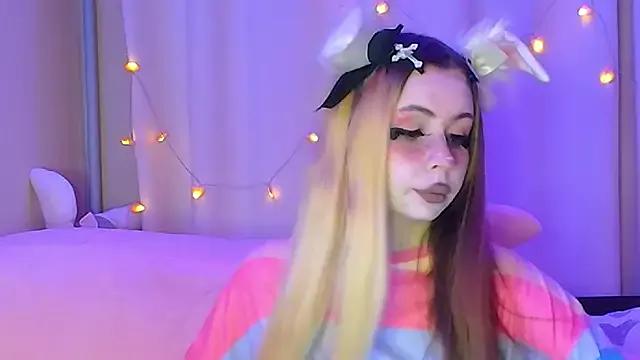 suemeow from StripChat is Freechat