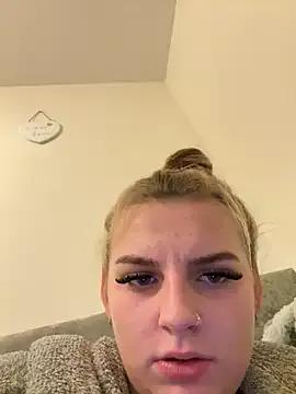 Summer21k from StripChat is Freechat