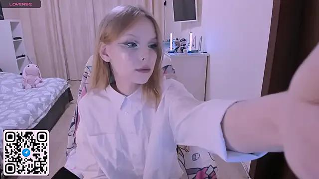 sunkissedsin from StripChat is Freechat