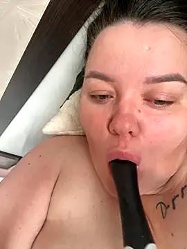 SunnyLeila2101 from StripChat is Freechat