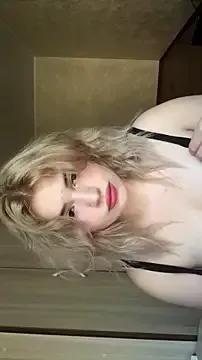 sunshinyflash from StripChat is Freechat